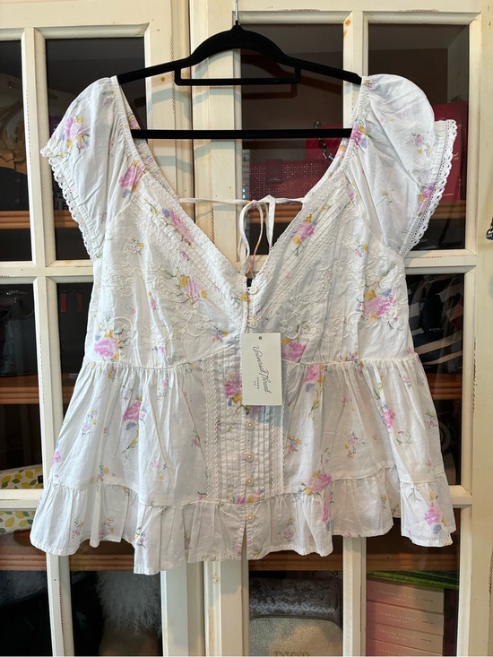 Universal Thread Tops - Universal Thread White Floral Peasant Blouse with Pink Accents